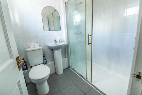 72 Collins Meadow, Harlow, CM19 4EN