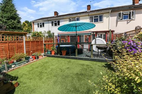 72 Collins Meadow, Harlow, CM19 4EN