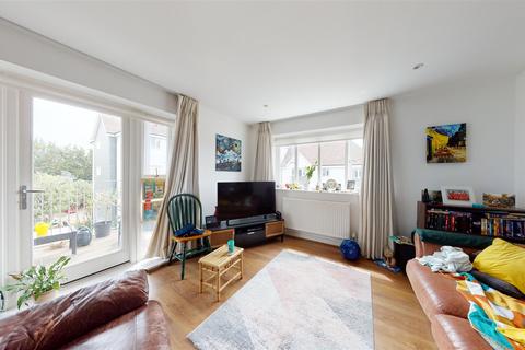 2 bedroom apartment for sale - Westwood Drive, Canterbury