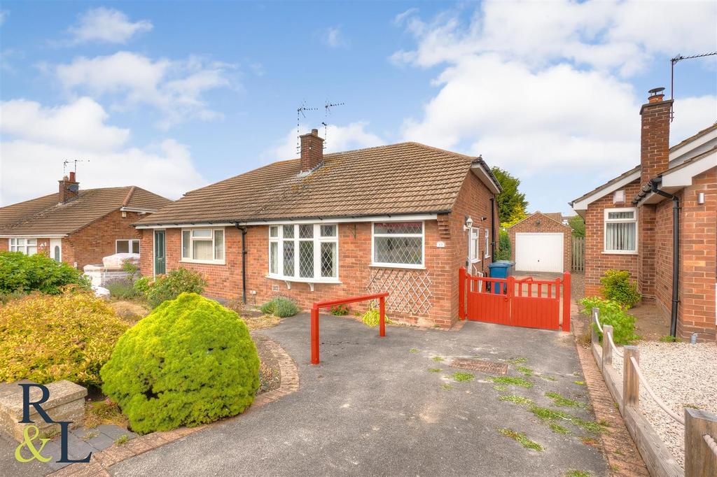 Beech Avenue, Keyworth, Nottingham 2 bed semi-detached bungalow - £225,000