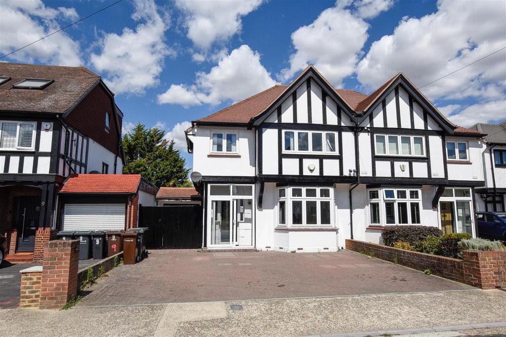 Dennis Road, Gravesend 3 bed semidetached house £625,000