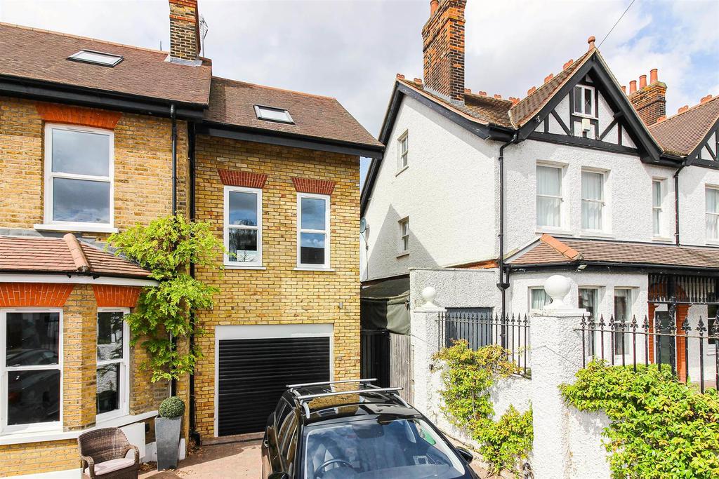 Fairview Road, Chigwell 1 bed flat £1,500 pcm (£346 pw)