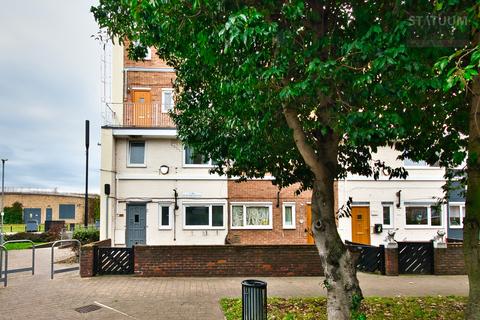 4 bedroom maisonette to rent, Off Burdett Road,, Mile End, London, E3
