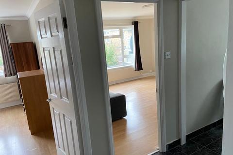 1 bedroom flat to rent - Bowes Road, London N11