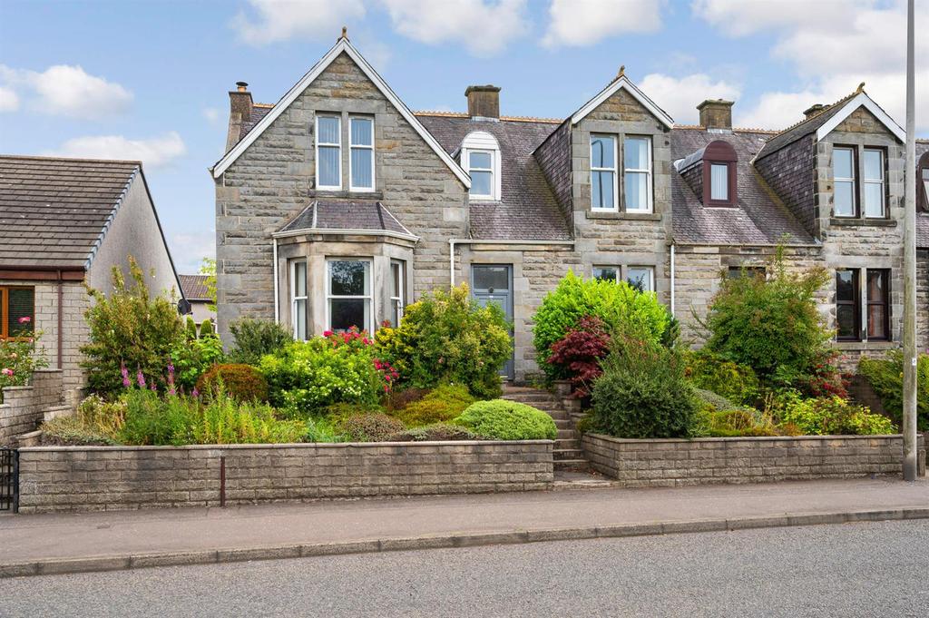 80 Perth Road, Cowdenbeath, KY4 9BG 5 bed end of terrace house £250,000
