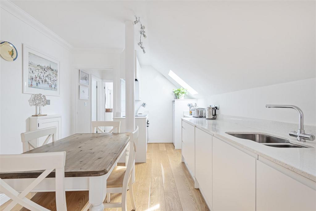 Kitchen/dining area