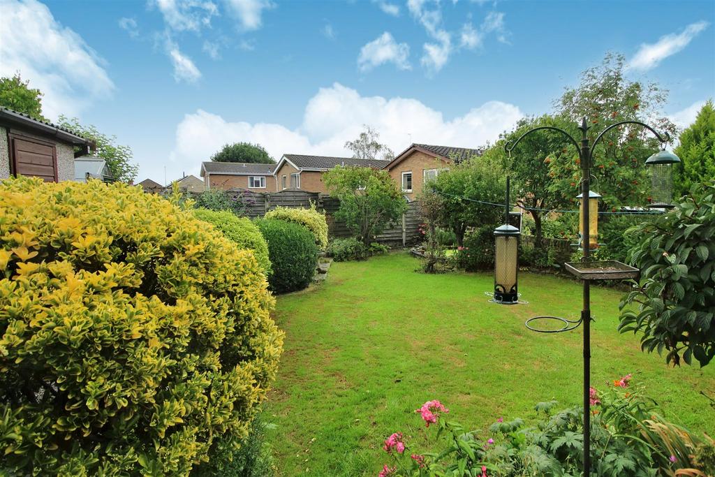New Lane, Skelmanthorpe, Huddersfield... 3 bed detached bungalow £380,000