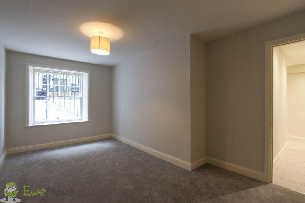 Bedroom 1 (Double)