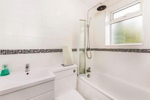 25 Dore Gardens, Morden, SM4 6QD