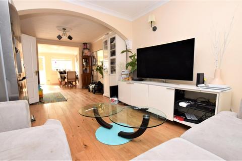 3 bedroom terraced house for sale - Donald Drive, Romford, RM6
