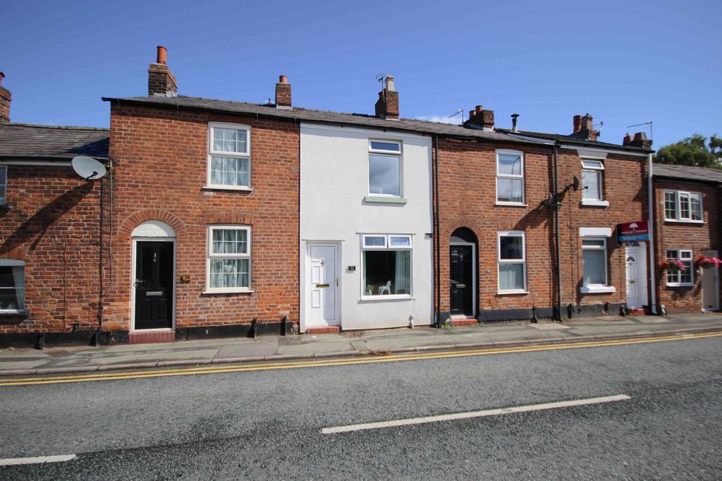 High Street, Weaverham, CW8 2 bed terraced house £160,000