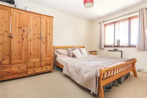 2 bedroom apartment to rent, Scotts Avenue, Sunbury-on-Thames, Surrey, TW16