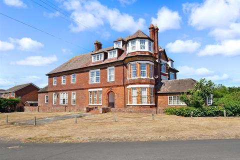 3 bedroom apartment for sale - Madeira Road, Littlestone, New Romney, Kent