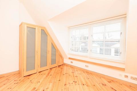 3 bedroom detached house to rent, Blackford Avenue, Grange, Edinburgh, EH9