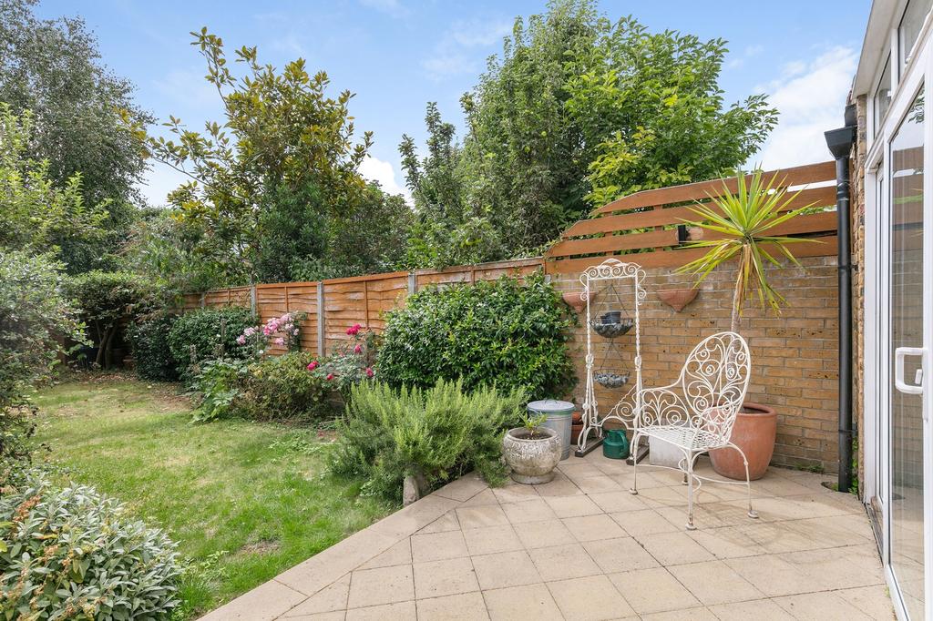 Crabtree Lane, Fulham, SW6 4 bed house £5,300 pcm (£1,223 pw)