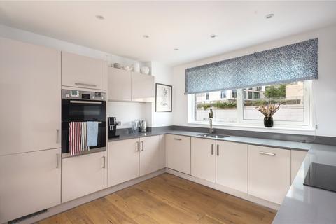 14 Prospect Row, London, E15 1FX