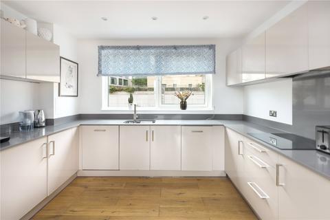 14 Prospect Row, London, E15 1FX