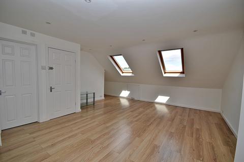 Studio to rent - Oak Hill, Woodford Green, Essex. IG8 9PF