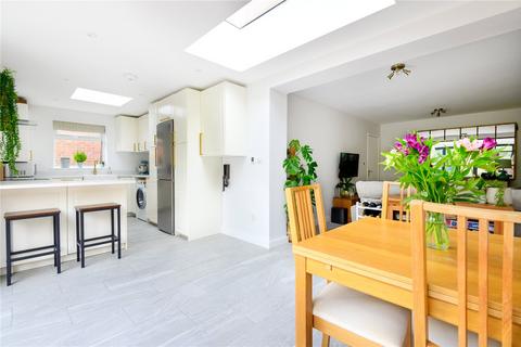 42 Kelvedon Close, Kingston Upon Thames, KT2 5LG