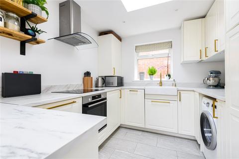 42 Kelvedon Close, Kingston Upon Thames, KT2 5LG