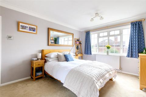 42 Kelvedon Close, Kingston Upon Thames, KT2 5LG