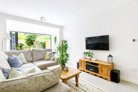 42 Kelvedon Close, Kingston Upon Thames, KT2 5LG