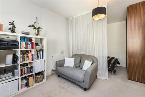 Studio to rent, Cranley Gardens, South Kensington, London, SW7