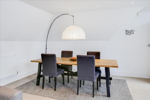 Flat 7, 8 North Common Road, London, W5 2QB