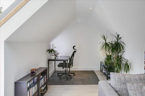 Flat 7, 8 North Common Road, London, W5 2QB