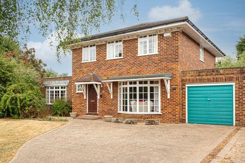20 West Farm Drive, Ashtead, KT21 2LB