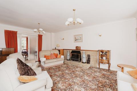 20 West Farm Drive, Ashtead, KT21 2LB