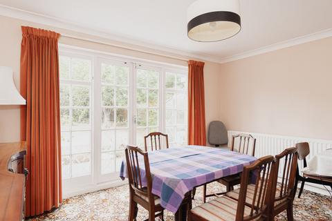 20 West Farm Drive, Ashtead, KT21 2LB