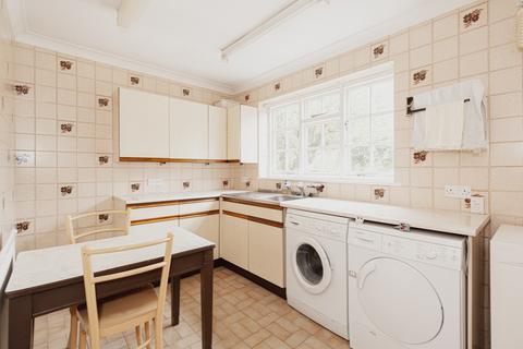 20 West Farm Drive, Ashtead, KT21 2LB