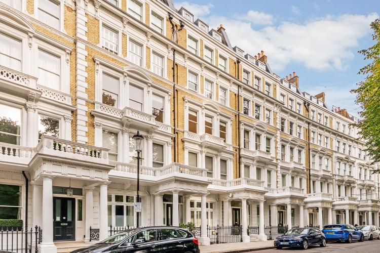 Courtfield Gardens London SW5 1 bed apartment - £2,249 pcm (£519 pw)