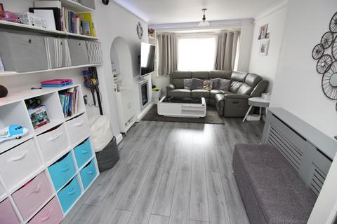 88 Buckland Way, Worcester Park, KT4 8NS