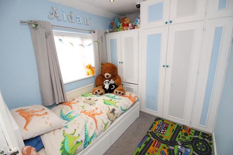 88 Buckland Way, Worcester Park, KT4 8NS