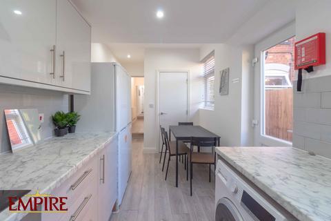 1 bedroom in a house share to rent, Three Shires Oak, Birmingham, B67 5BU
