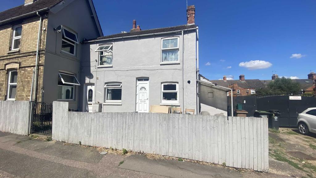 Wellingborough Road, Rushden 2 bed apartment £695 pcm (£160 pw)