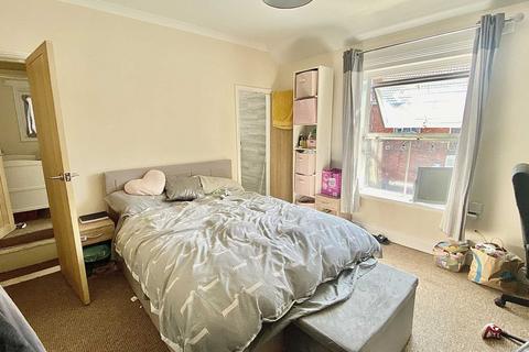 2 bedroom apartment to rent, Wellingborough Road, Rushden