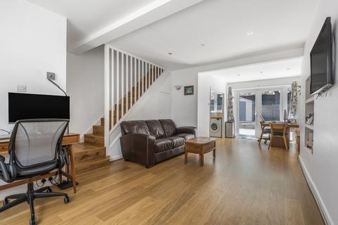 112 Oakways, Eltham, London, SE9 2PA