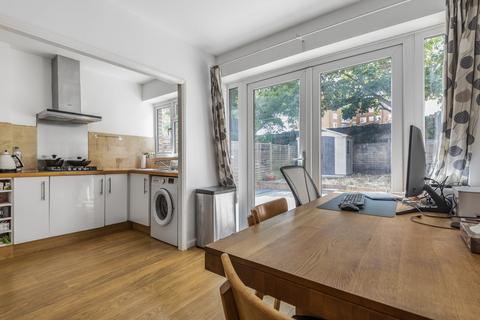 112 Oakways, Eltham, London, SE9 2PA