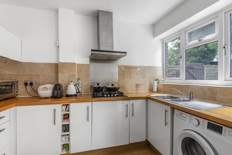 112 Oakways, Eltham, London, SE9 2PA
