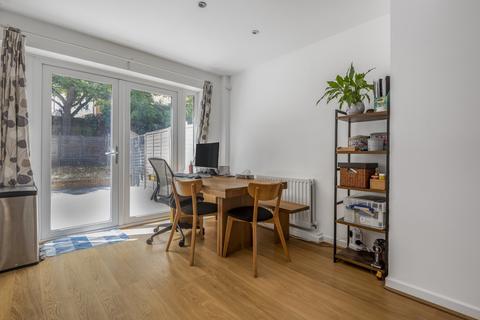 112 Oakways, Eltham, London, SE9 2PA