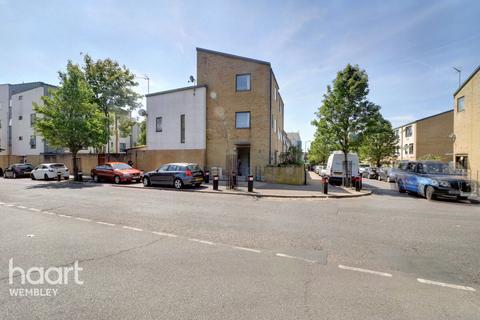 4 bedroom end of terrace house for sale, Fawood Avenue, London