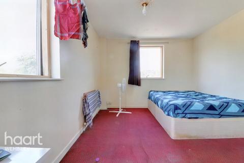4 bedroom end of terrace house for sale, Fawood Avenue, London