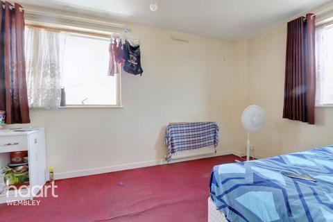 4 bedroom end of terrace house for sale, Fawood Avenue, London
