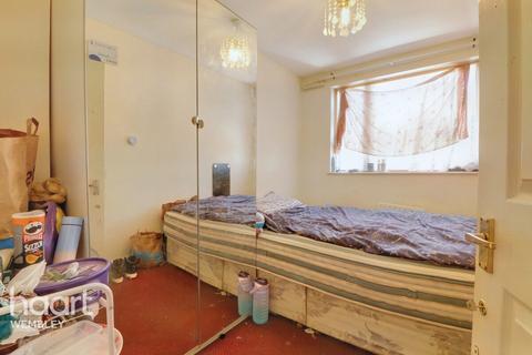 4 bedroom end of terrace house for sale, Fawood Avenue, London