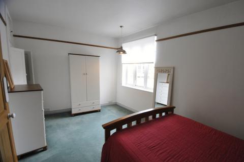 2 bedroom flat to rent, Stratheden Parade, Blackheath, SE3