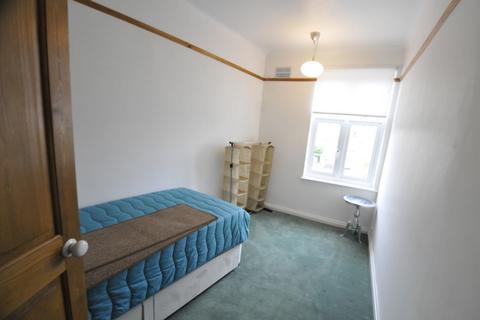 2 bedroom flat to rent, Stratheden Parade, Blackheath, SE3