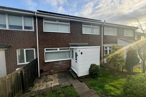 3 bedroom terraced house to rent, Castledene Road, Consett